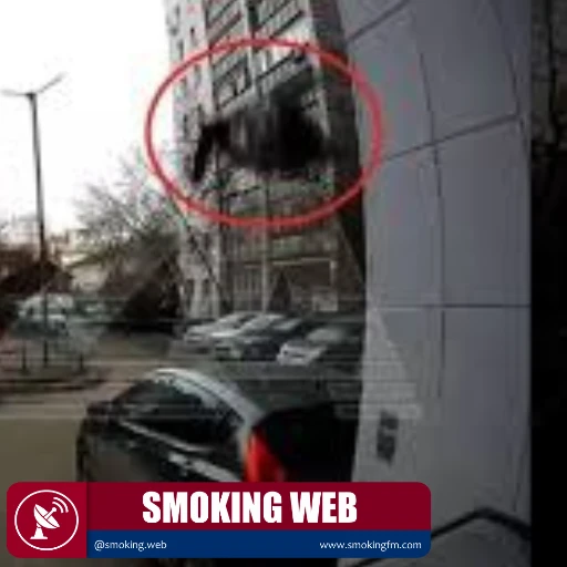 Una abuela de 80 años sobrevive tras caer desde un sexto piso en Rusia
