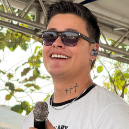 Antonio Castrillón Jr. lanza “Solterita”, su nuevo hit tropical con sabor a empoderamiento