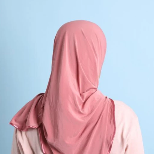 Irán no castigará a mujeres sin velo pese a la ley vigente